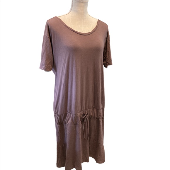 Venus T-shirt Dress - Picture 2 of 10